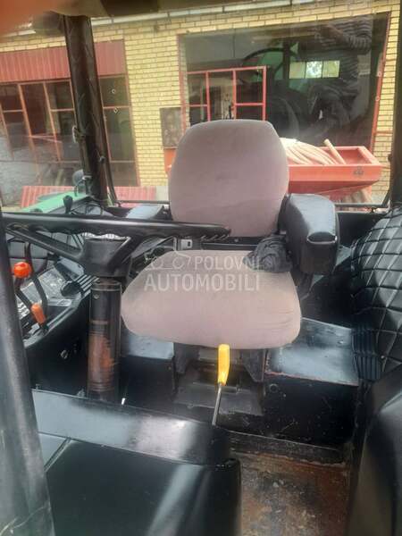 John Deere 4240s