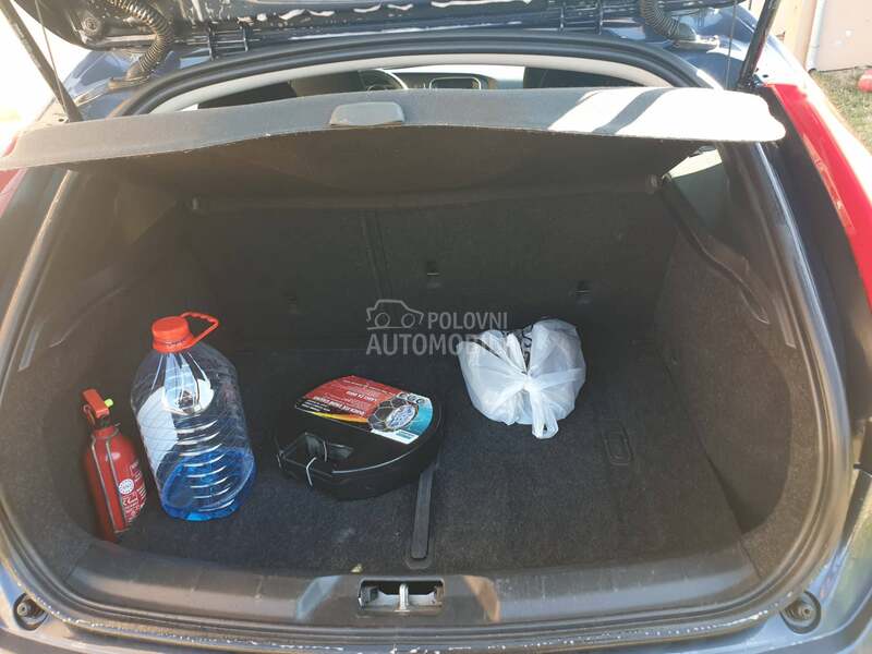 Volvo V40 D2
