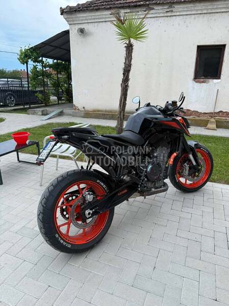 KTM duke 790