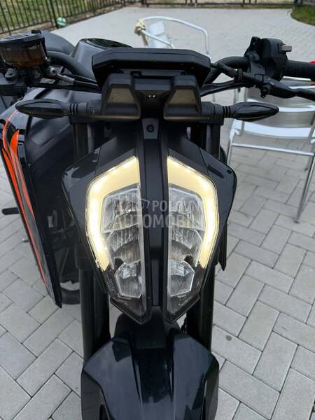KTM duke 790