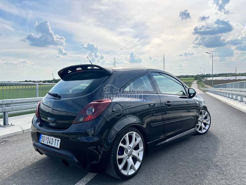 Opel Corsa D 1.6 OPC