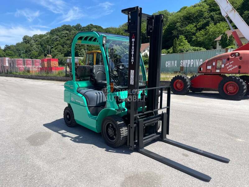 Mitsubishi FG 25