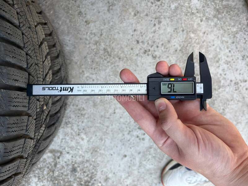 Hankook 215/55 R18 Zimska
