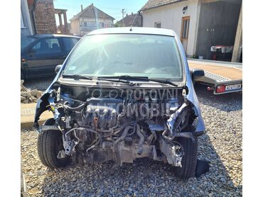 Honda Jazz 2004. god. -  kompletan auto u delovima