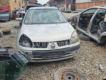Renault Clio 2002. god. -  kompletan auto u delovima