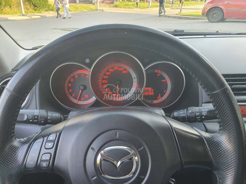 Mazda 3 2.0