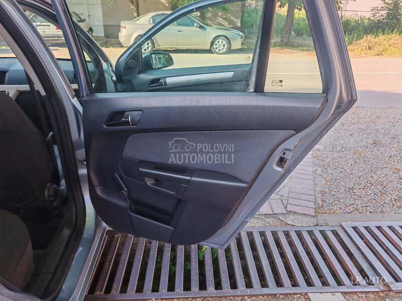 Opel Astra H 
