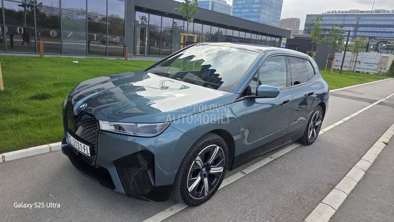 BMW iX 