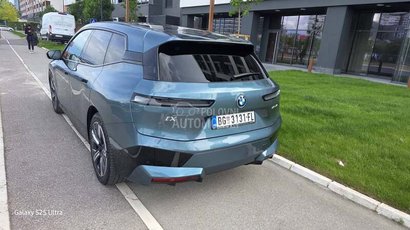 BMW iX 