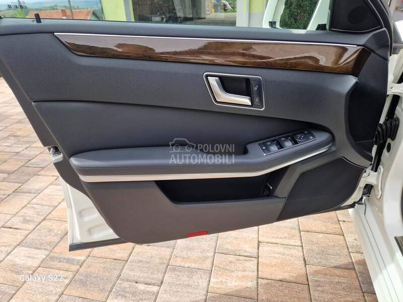 Mercedes Benz E 200 