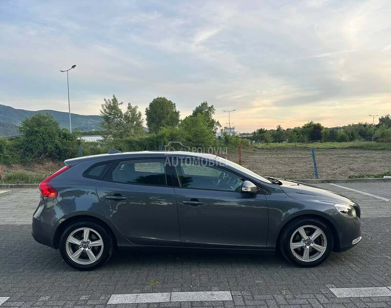 Volvo V40 1.6//VIRTUAL//D2//