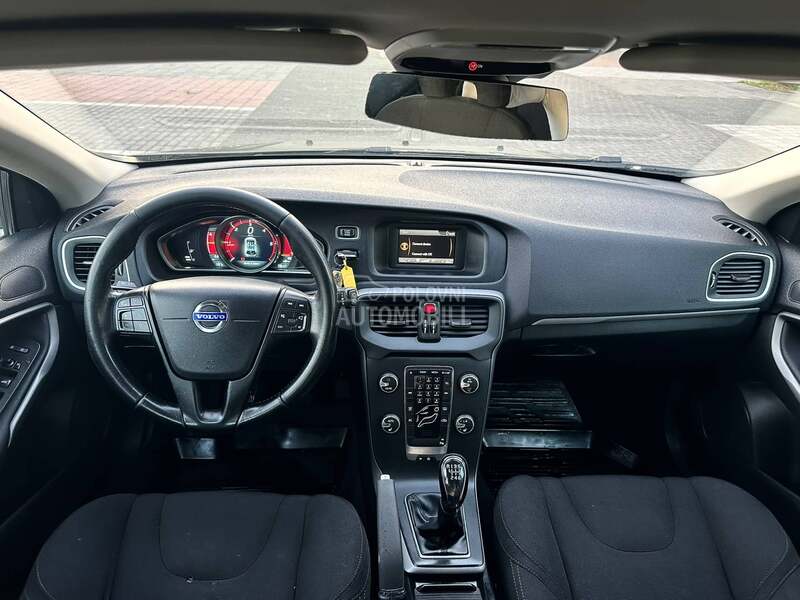 Volvo V40 1.6//VIRTUAL//D2//