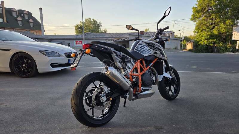 KTM DUKE 690