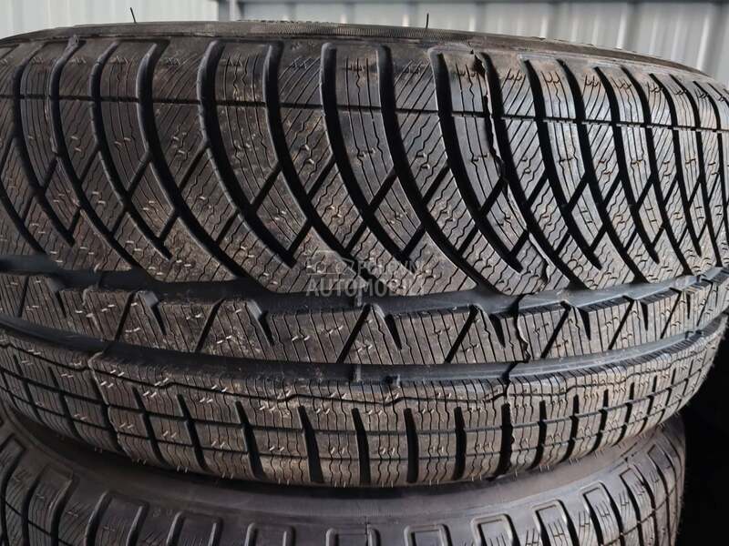 Michelin 245/50 R18 Zimska