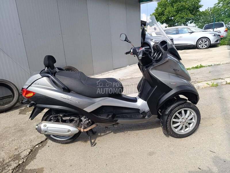 Piaggio mp3 300