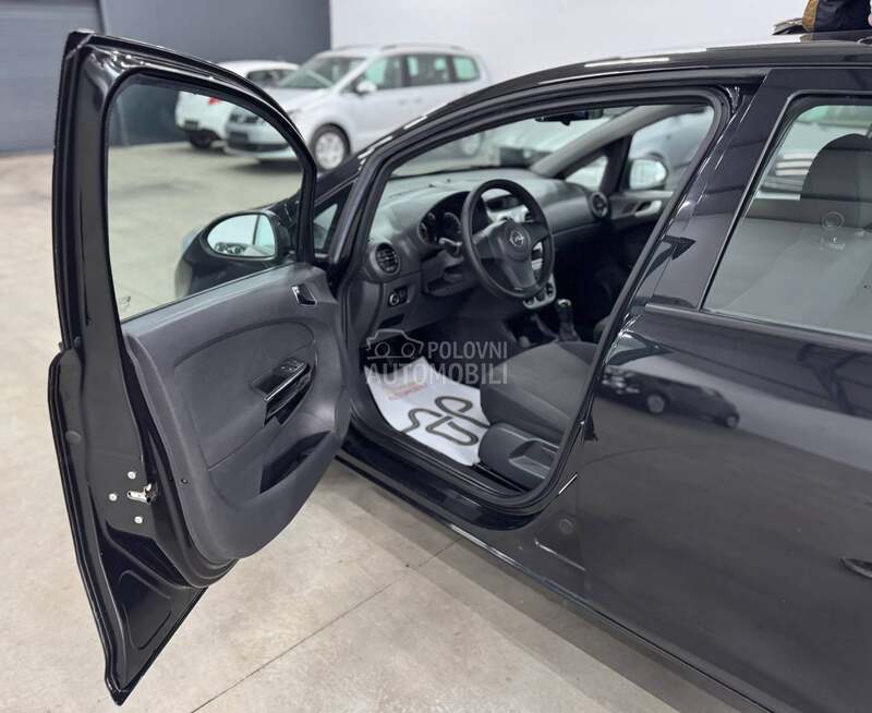Opel Corsa D 1.2B CH