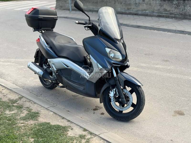 Yamaha X Max 250