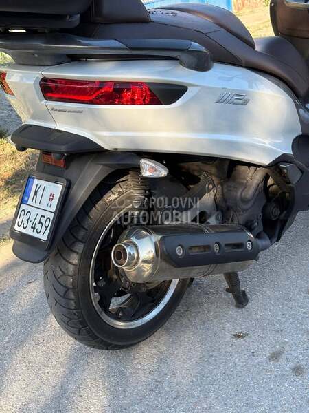 Piaggio Mp3 business