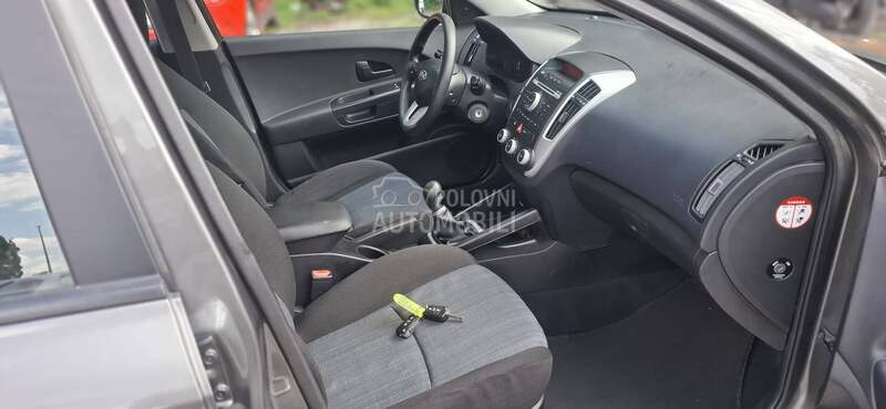 Kia cee`d sw 1.4 RESTAILING