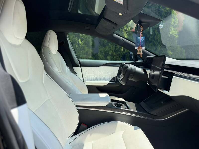 Tesla Model S Plaid