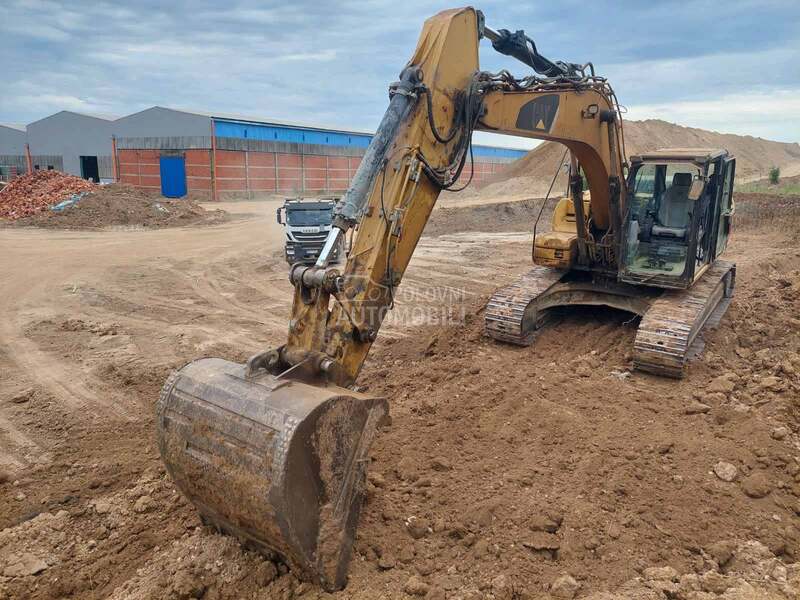 CAT 319 D