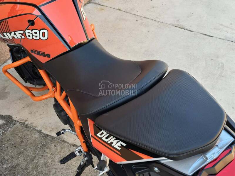 KTM Duke 690