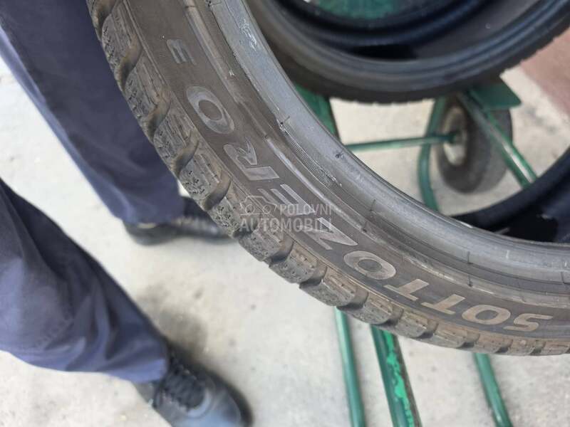 Pirelli 225/40 R19 Zimska