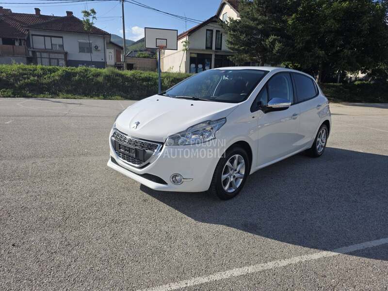 Peugeot 208 