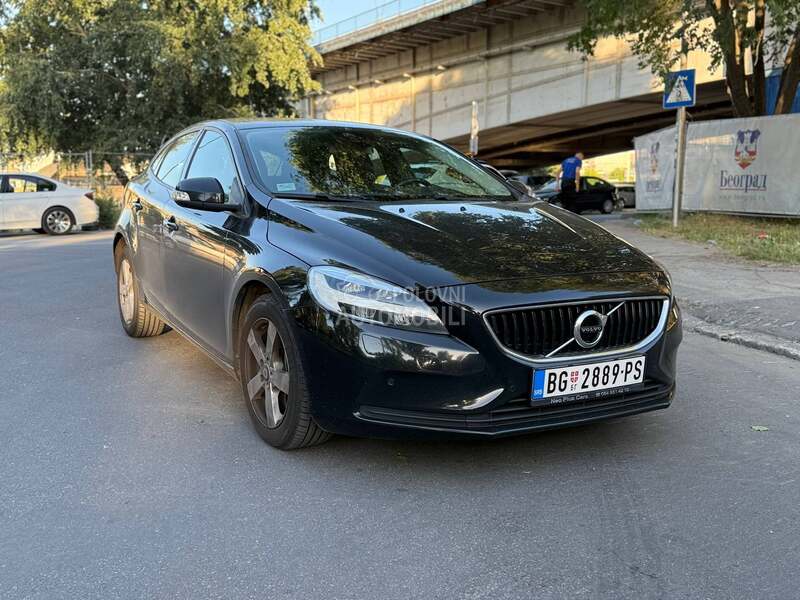 Volvo V40 