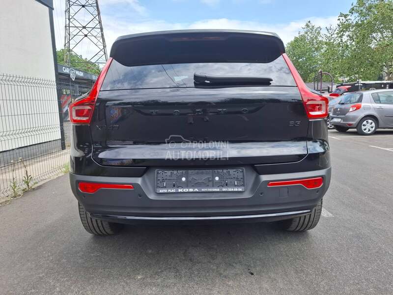 Volvo XC40 B3 Plus Dark