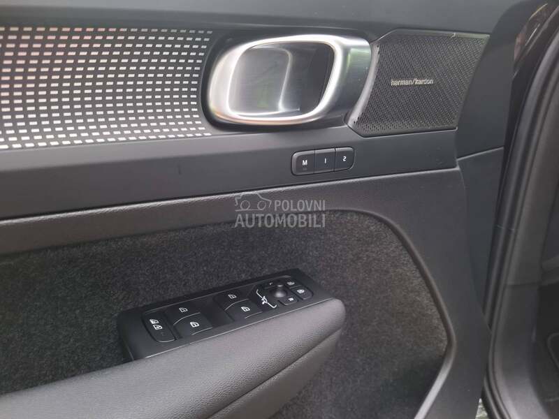 Volvo XC40 B3 Plus Dark