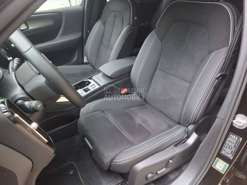 Volvo XC40 B3 Plus Dark