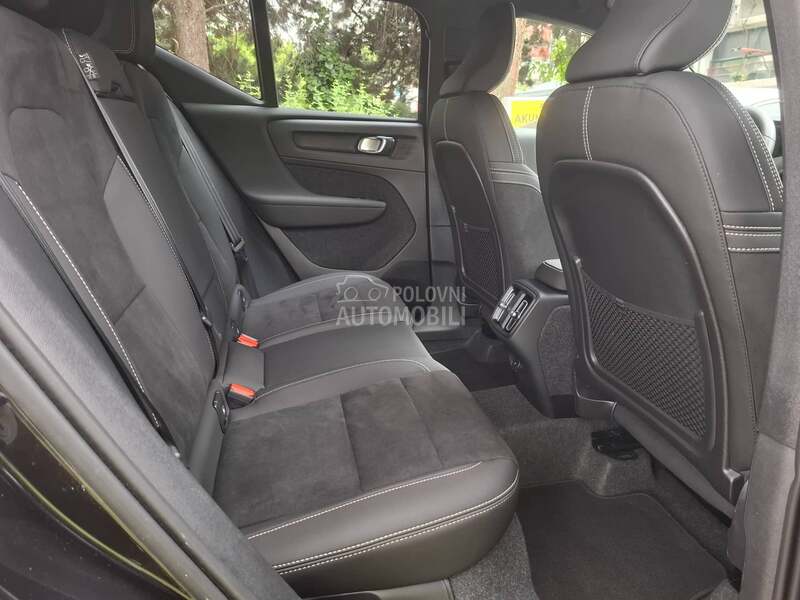 Volvo XC40 B3 Plus Dark