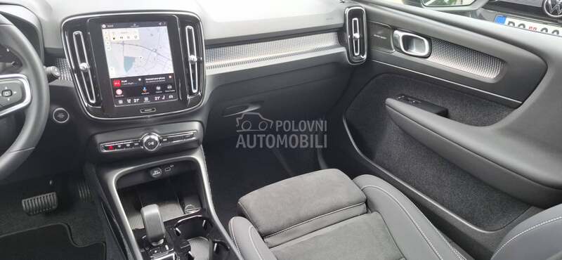 Volvo XC40 B3 Plus Dark