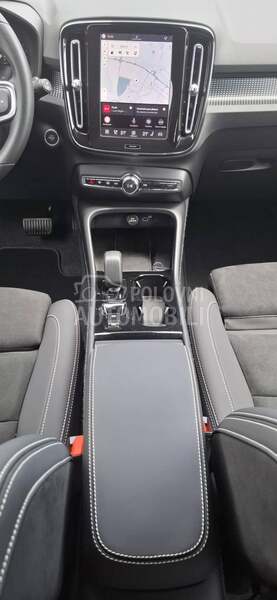 Volvo XC40 B3 Plus Dark