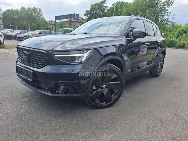 Volvo XC40 B3 Plus Dark