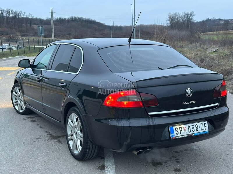 Škoda Superb 