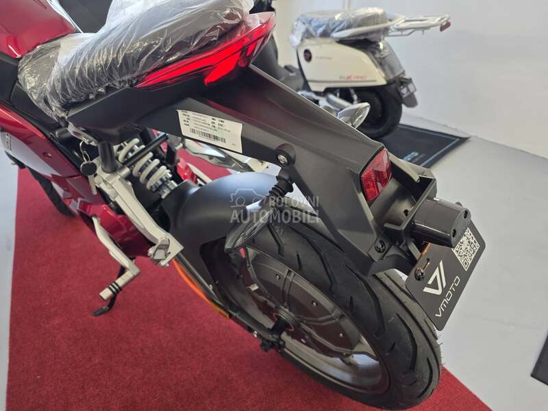 Super SOCO VMOTO TSX Dve batterije