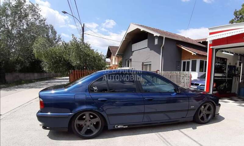 BMW 528 528i