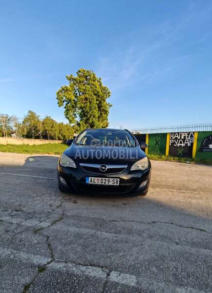 Opel Astra J 