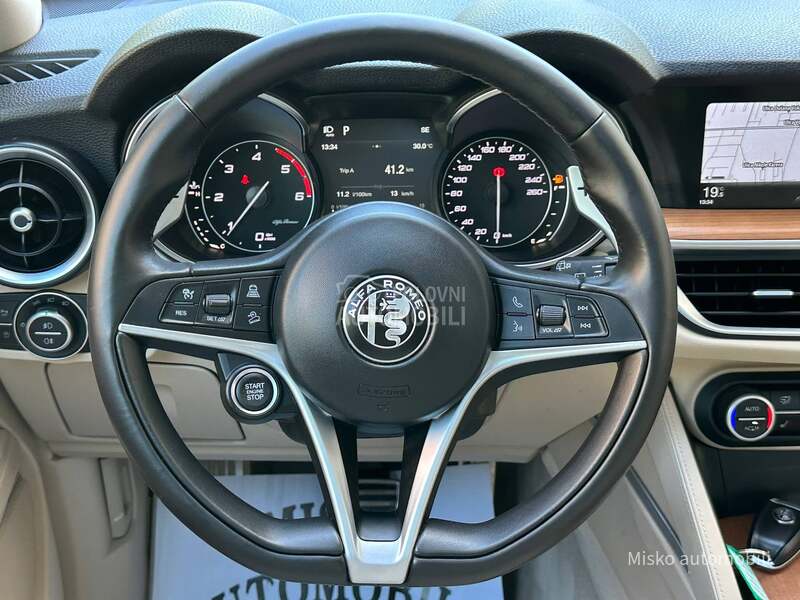 Alfa Romeo Stelvio 2.2 D 4x4 Kam Pano