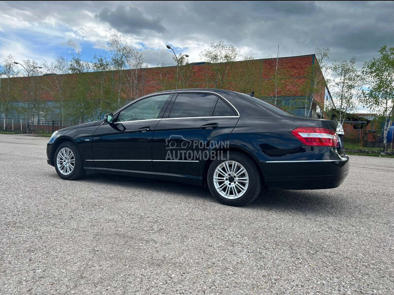 Mercedes Benz E 220 BlueEFFICIENCY