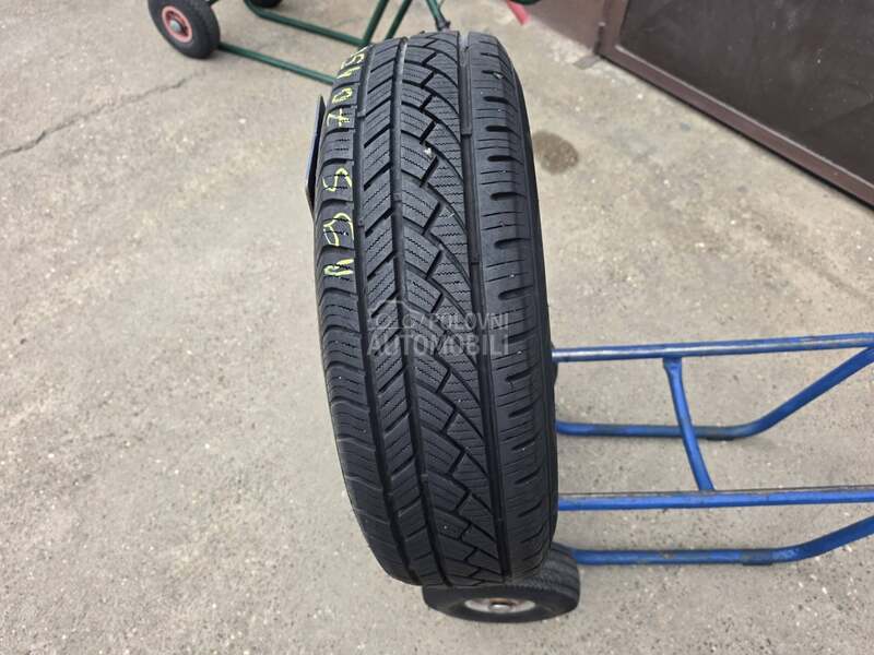 Accelera 195/70 R15 Sve sezone