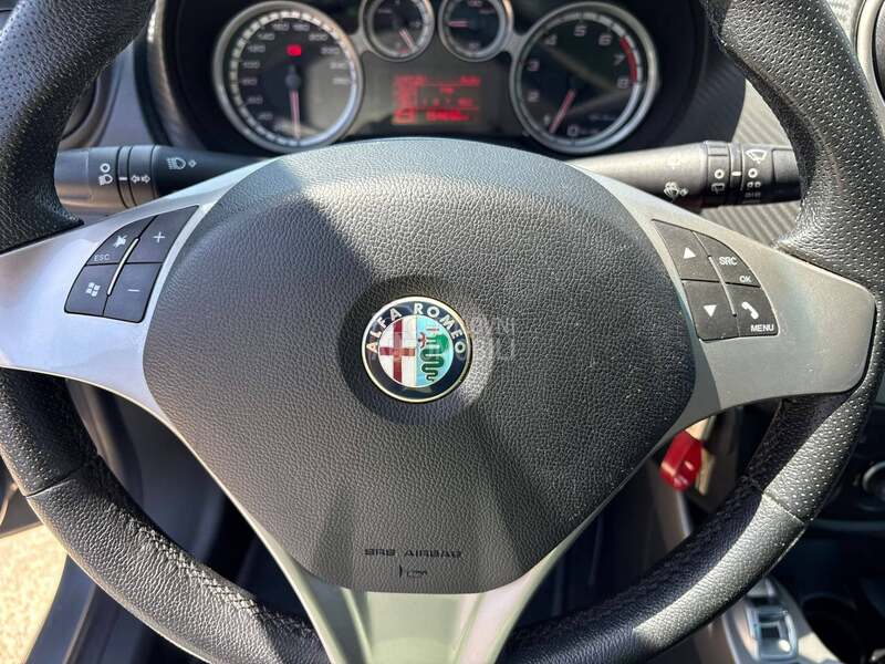 Alfa Romeo MiTo PANOR. NOV