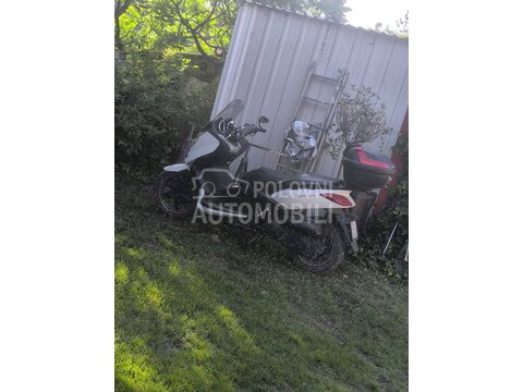 Yamaha x max