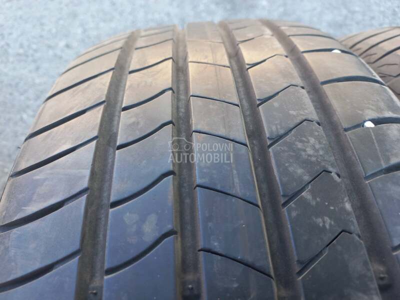 Kumho 215/55 R18 Letnja