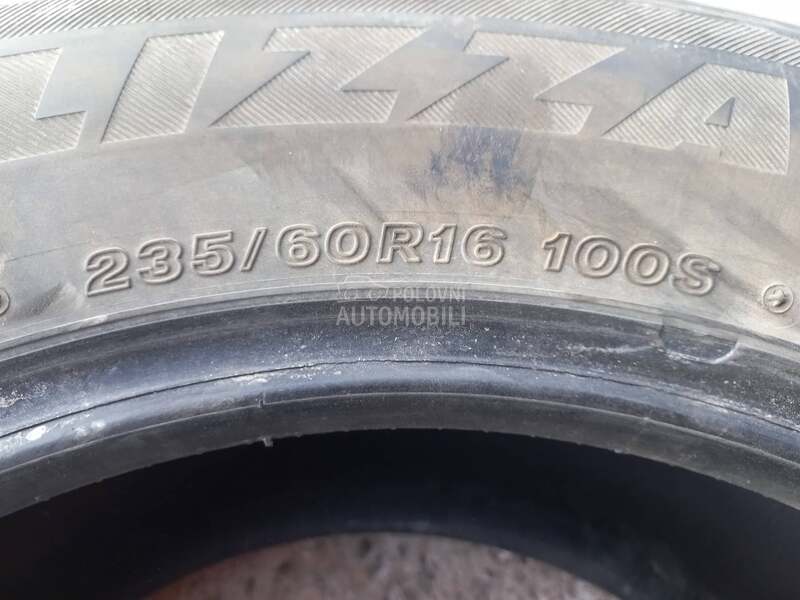 Bridgestone 235/60 R16 Zimska
