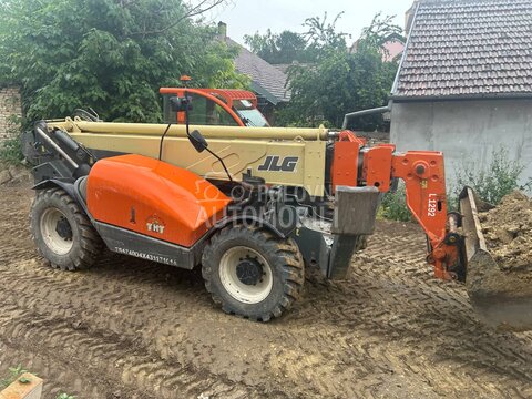 JLG 4017