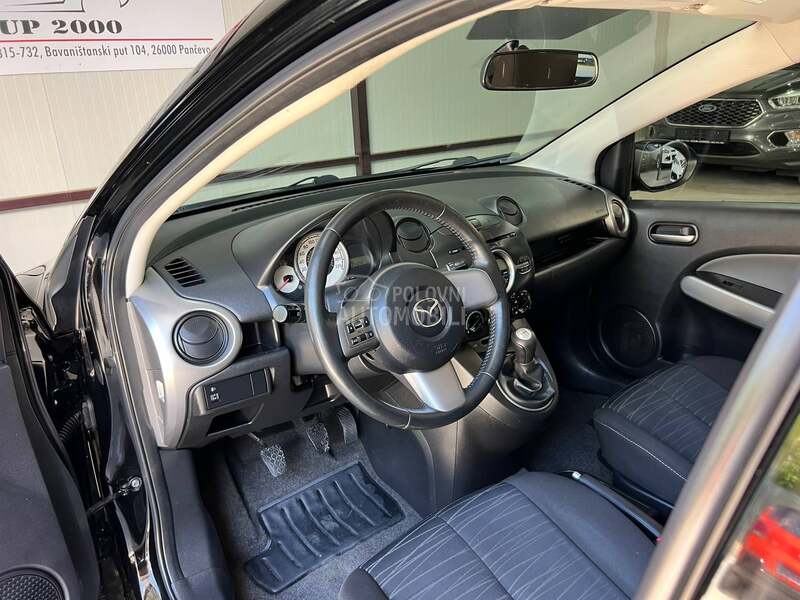 Mazda 2 