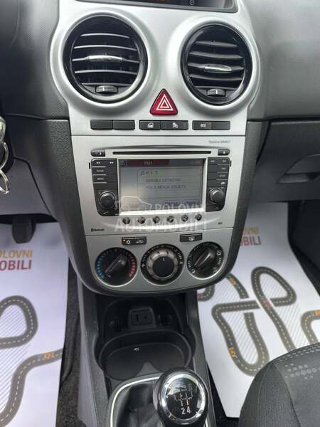 Opel Corsa D 1.3 cdti  N A V I